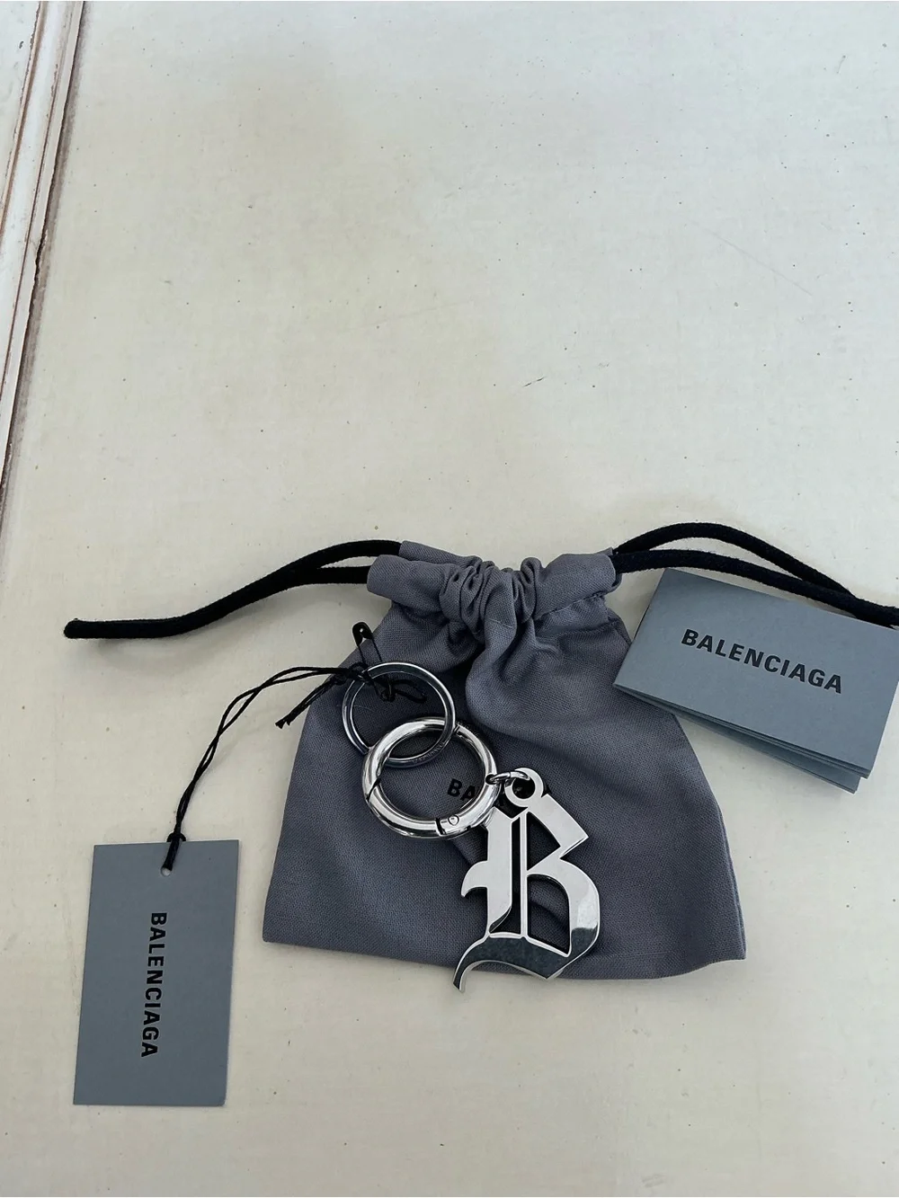 BALENCIAGA MELROSE B LOGO KEYCHAIN KEY RING FOB IN ANTIQUE SILVER - Picture 2 of 15